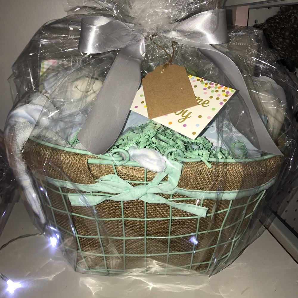 🎈Custom Baby Gift Basket 🎈
